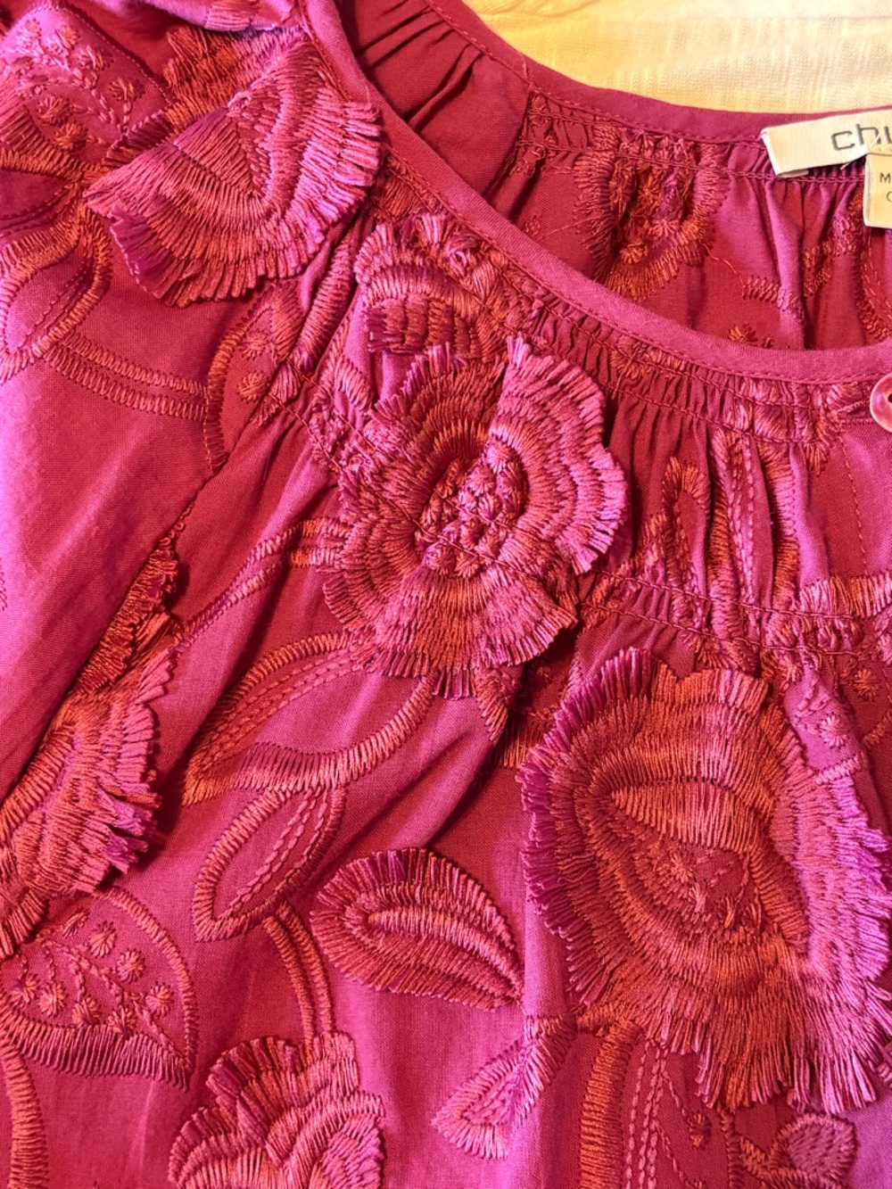 💖Nwot Chico’s Magenta Embroidered Peasant Puff Sleeve Top – Boho Statement Top 💖 - Picture 9 of 14
